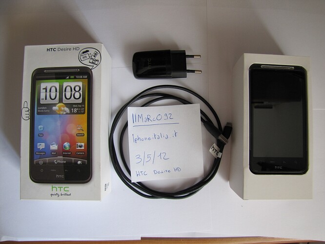 IphoneItalia front (1280x960).jpg