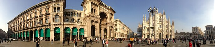 Milano---Piazza-Duomo.jpg