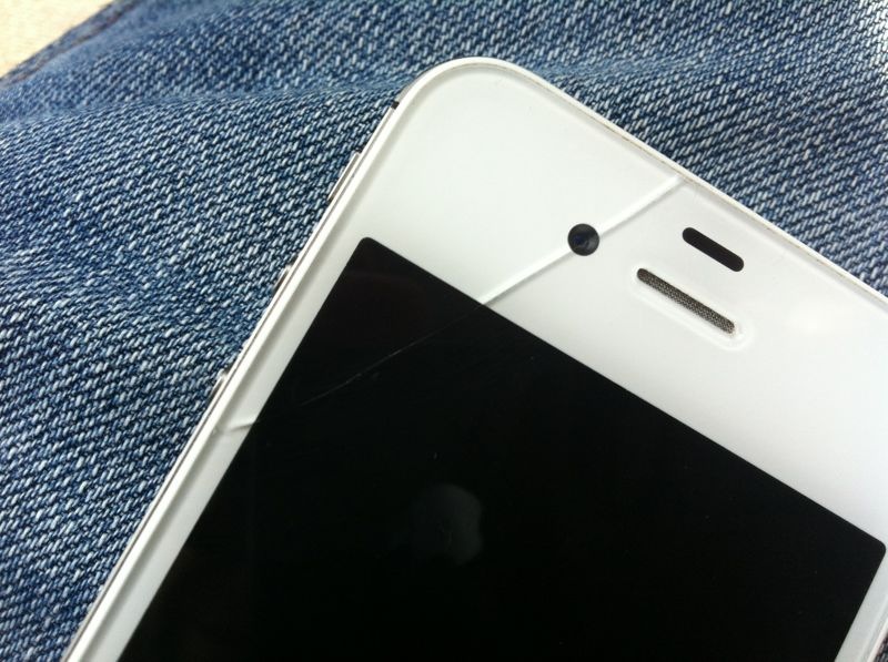 vetro iphone 4s rotto 1.JPG