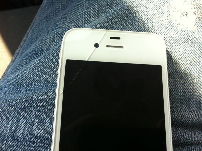 vetro iphone 4s rotto 2.JPG